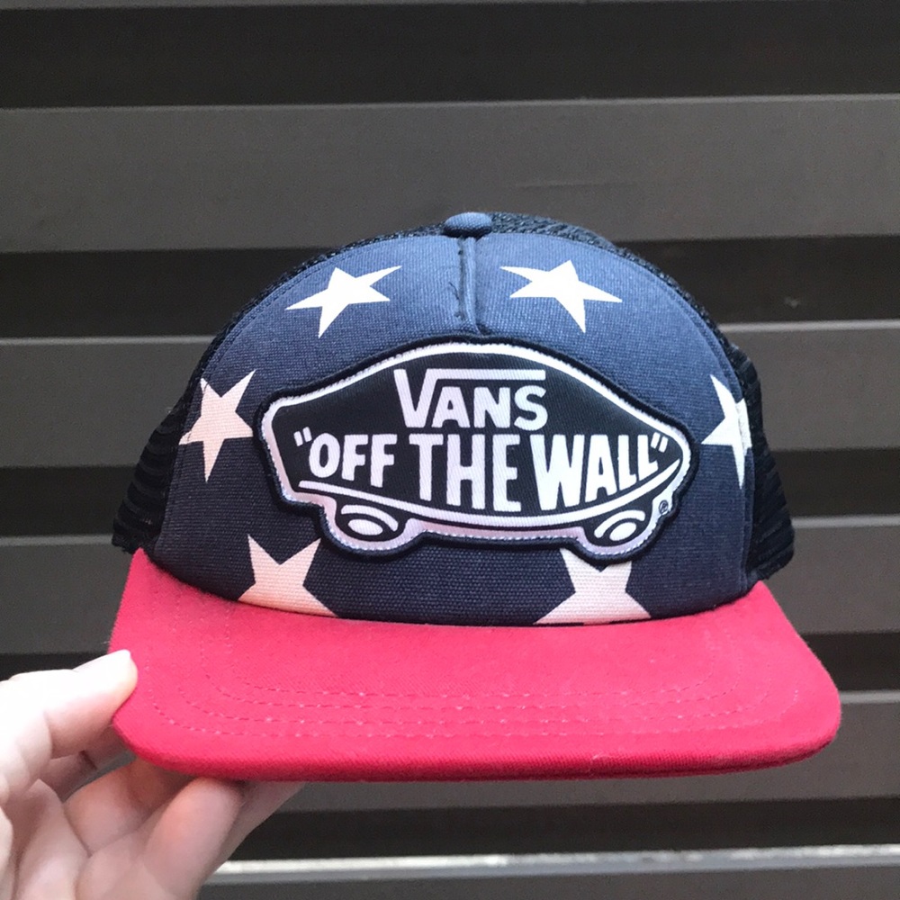 Vans off the wall trucker hat